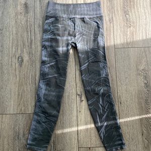 LULULEMON WUNDER TRAIN GREY WASH LEGGINGS